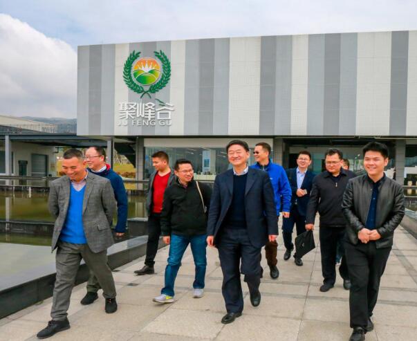 ���ŵ�ί������������³��ζ��ʶӵ��о۷��