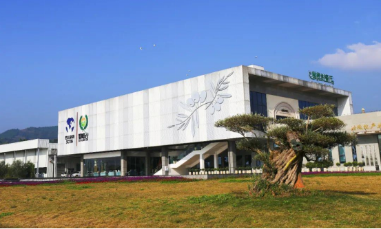 6928aadc-3a61-40af-8bd3-0181e920d81f