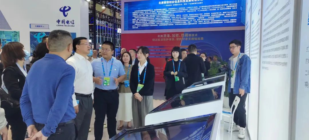 70a97c0c-0e18-44c1-858c-40a8ca34243a 70a97c0c-0e18-44c1-858c-40a8ca34243a