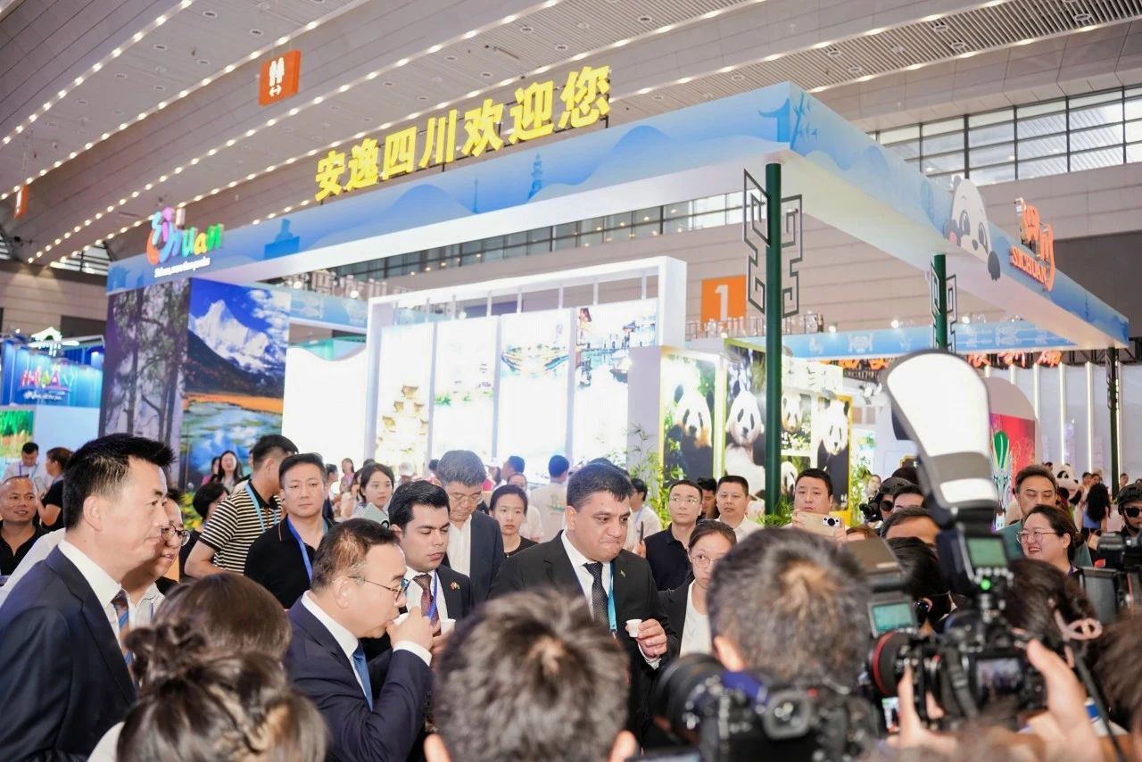 d46cbc76-70ff-4a97-b787-1a693c631b3e d46cbc76-70ff-4a97-b787-1a693c631b3e